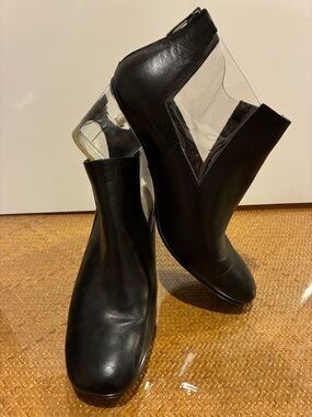 Rich Erani PVC, lucite, leather ankle boots. Back zip. Sz 37